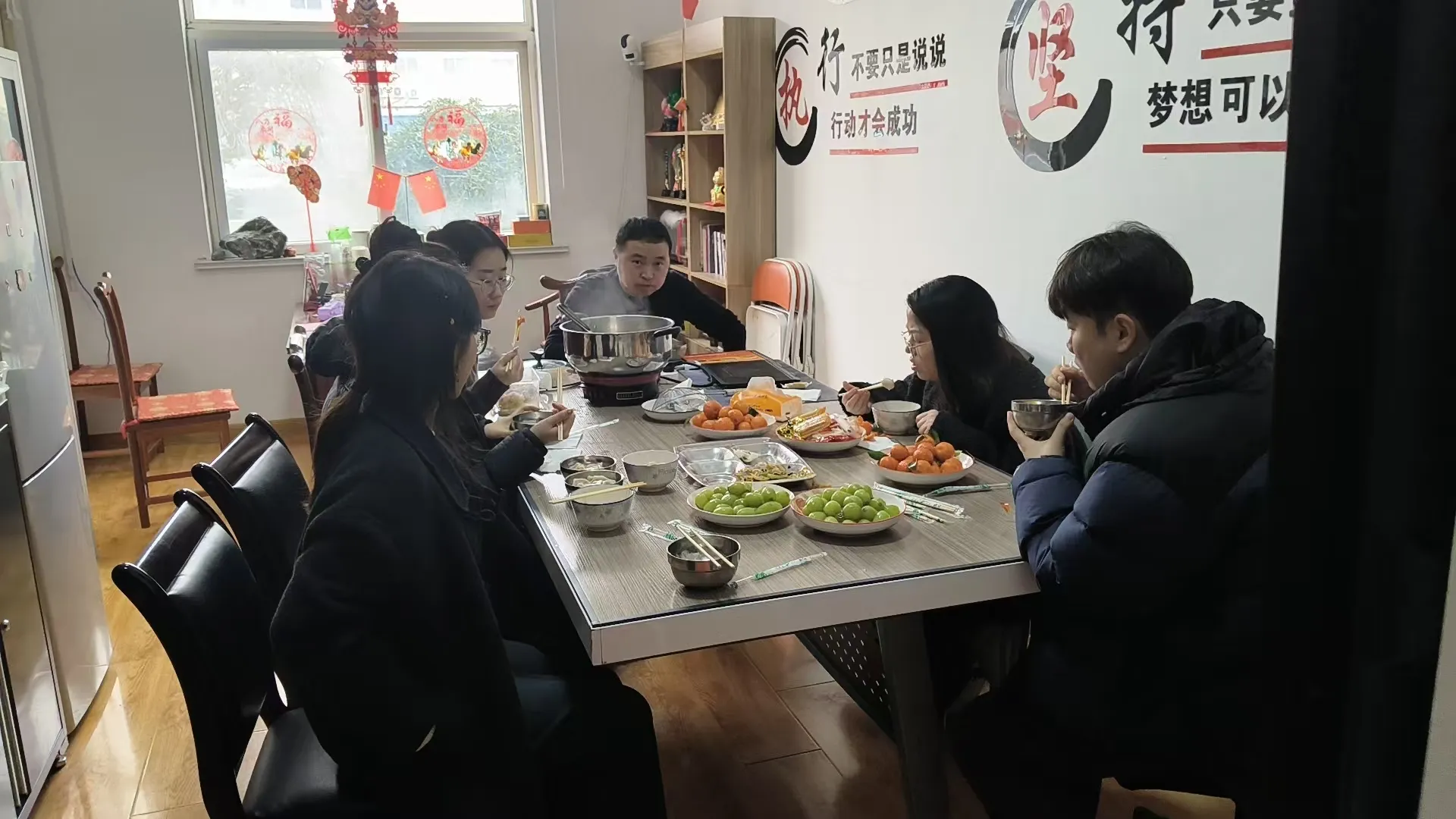 Haozhifeng ընկերության Լապտերների փառատոնի խնջույքը